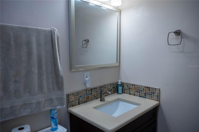 1004 65th Ave W, Bradenton, FL 34207 - bathroom with vanity and tasteful backsplash