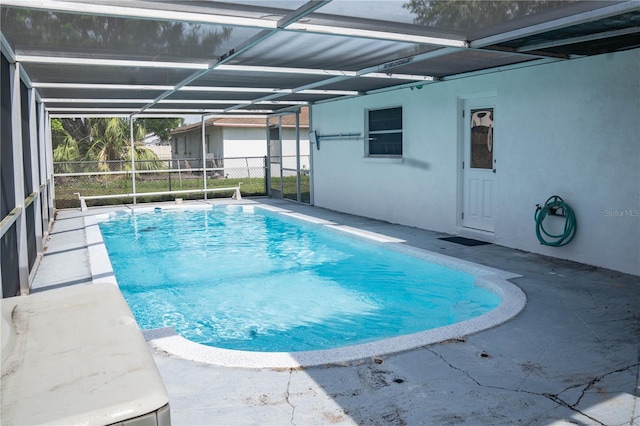 1004 65th Ave W, Bradenton, FL 34207 - outdoor pool with glass enclosure and a patio