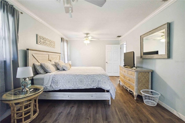 3102 SE 34th Ave, Okeechobee, FL 34974 - bedroom with wood finished floors, crown molding, baseboards, and a ceiling fan