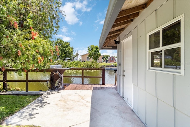 3102 SE 34th Ave, Okeechobee, FL 34974 - view of patio with a water view