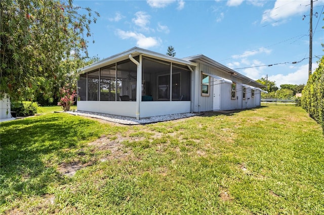 3102 SE 34th Ave, Okeechobee, FL 34974 - back of house with a sunroom