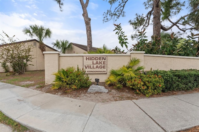 2704 Hidden Lake Blvd Unit C, Sarasota, FL 34237 - view of community sign