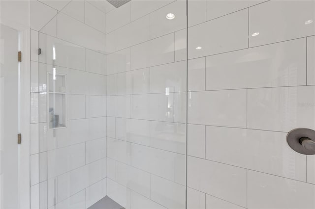 4505 Camino Real, Sarasota, FL 34231 - bathroom with a tile shower