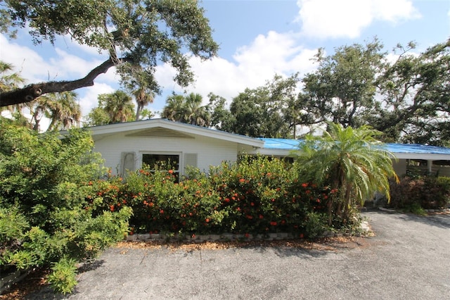 129 Pierson Ln, Sarasota, FL 34242 - view of front facade