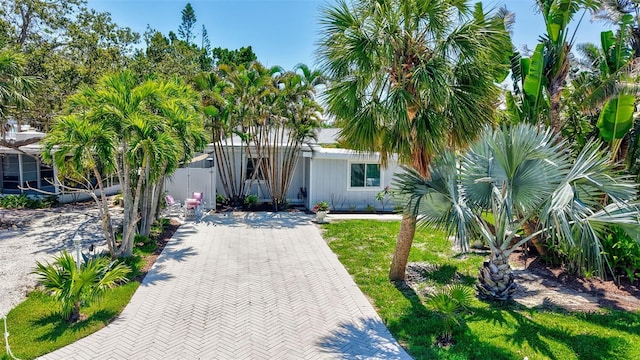 643 Calle Del Otono, Sarasota, FL 34242 - view of front of home