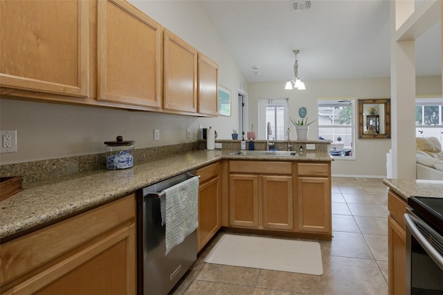11021 4th Ave E, Bradenton, FL 34212 - kitchen featuring stainless steel appliances, a sink, a peninsula, lofted ceiling, and a chandelier