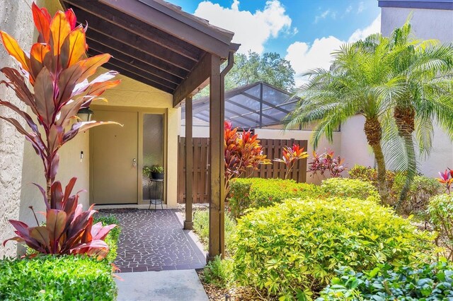 3914 Glen Oaks Manor Dr, Sarasota, FL 34232 - property entrance featuring stucco siding