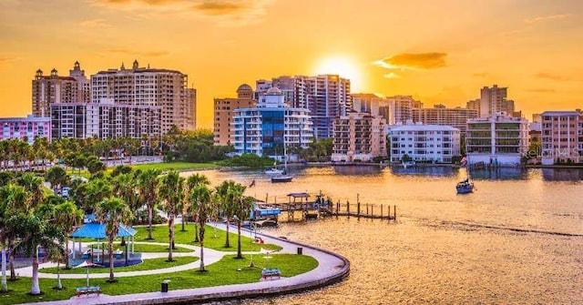 3914 Glen Oaks Manor Dr, Sarasota, FL 34232 - view of home's community with a view of skyline and a water view