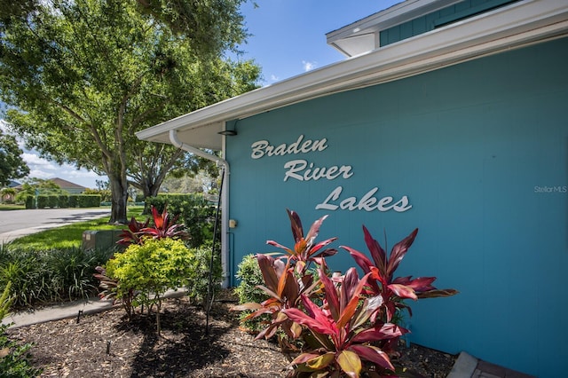 613 E 49th St E, Bradenton, FL 34208 - view of community / neighborhood sign