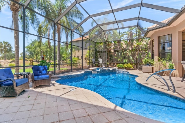 6808 Belmont Ct, Lakewood Ranch, FL 34202 - view of swimming pool featuring a patio, a pool with connected hot tub, and glass enclosure