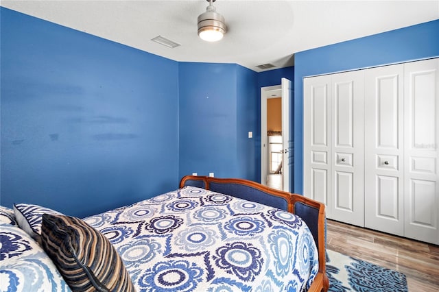 2306 63rd St W Unit 40, Bradenton, FL 34209 - bedroom with wood finished floors and a closet