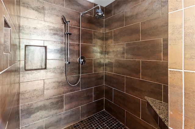 2306 63rd St W Unit 40, Bradenton, FL 34209 - bathroom featuring tiled shower