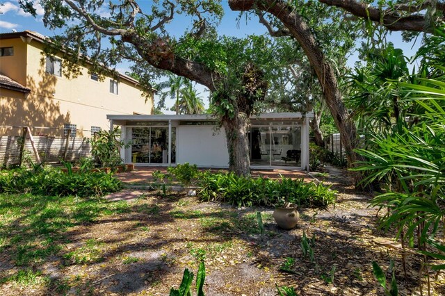 1677 Hyde Park St, Sarasota, FL 34239 - photo 6