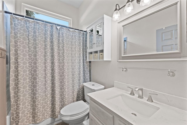 318 39th St NE, Bradenton, FL 34208 - full bathroom featuring vanity, toilet, and shower / tub combo