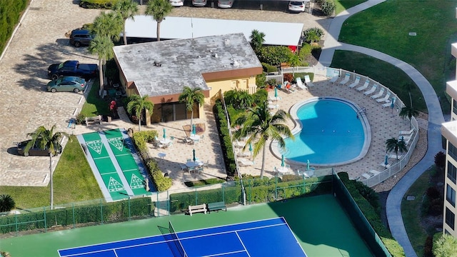8779 Midnight Pass Rd Unit 506H, Sarasota, FL 34242 - bird's eye view of a pool