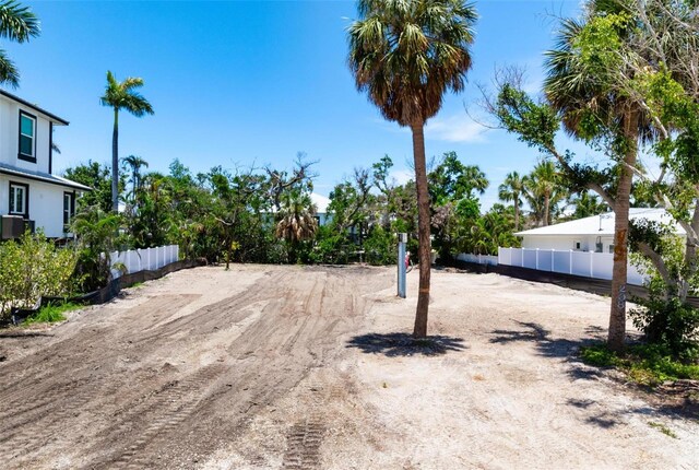 208 Oak Ave, Anna Maria, FL 34216 - photo 2