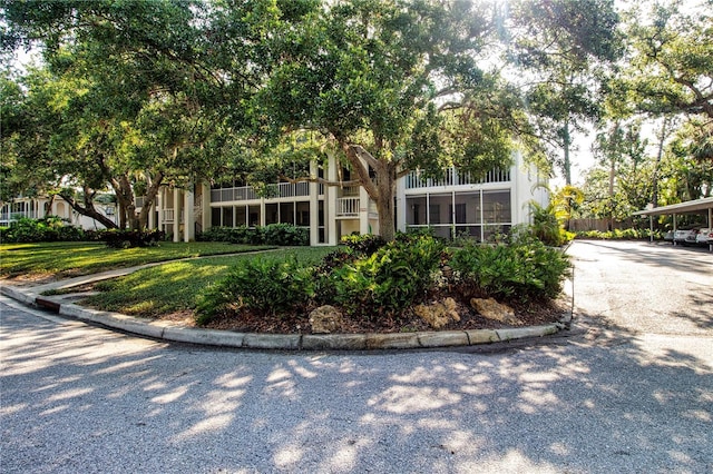 3745 Almeria Ave Unit 7S, Sarasota, FL 34239 - view of front of home with a front lawn