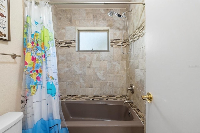 7321 Hemlock Ln, Sarasota, FL 34241 - full bathroom featuring shower / tub combo with curtain and toilet