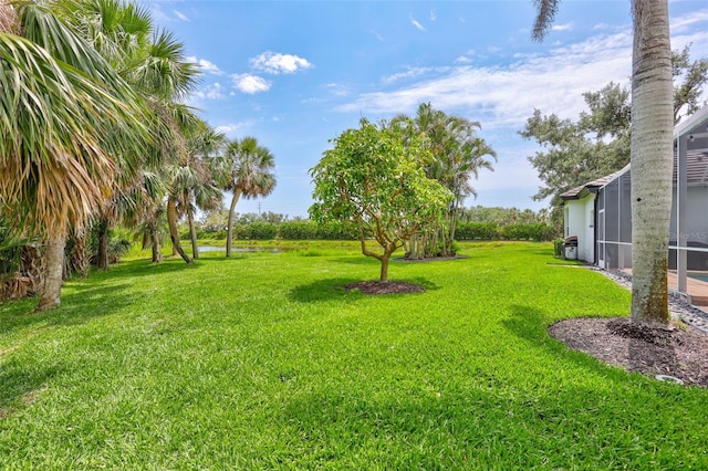 5285 Far Oak Cir, Sarasota, FL 34238 - view of green lawn