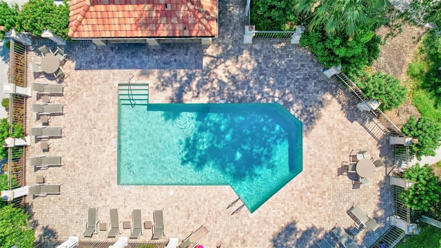 5285 Far Oak Cir, Sarasota, FL 34238 - aerial view of property and surrounding area featuring a pool area