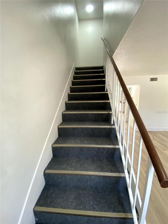 1947 Los Lomas Dr, Clearwater, FL 33763 - view of stairway