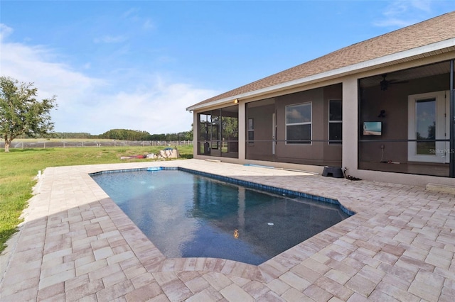 2350 Virgil Hall Rd, Lithia, FL 33547 - outdoor pool with a sunroom and a patio area