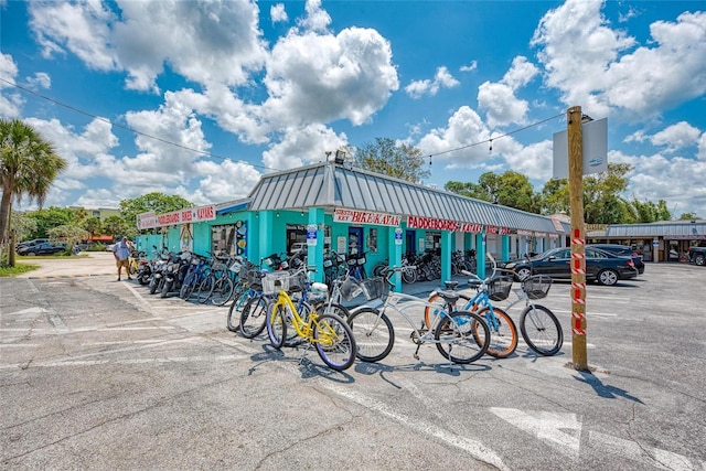 5223 Shadow Lawn Dr, Sarasota, FL 34242 - view of home's community with uncovered parking