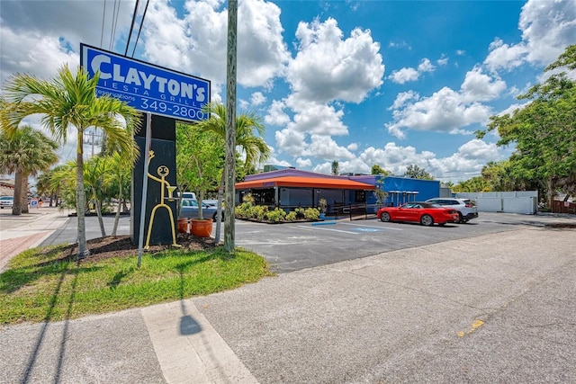 5223 Shadow Lawn Dr, Sarasota, FL 34242 - exterior view of a parking lot