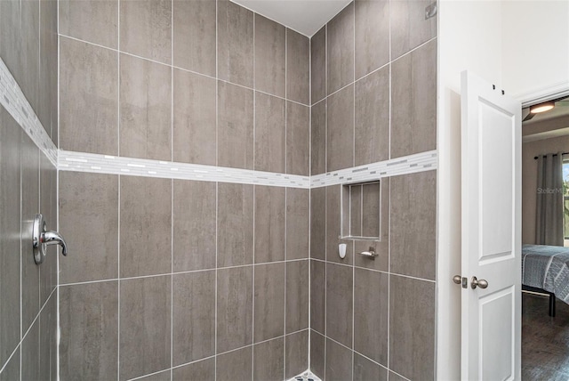 1229 Zinnia Loop, Labelle, FL 33935 - full bath featuring a tile shower and ensuite bathroom