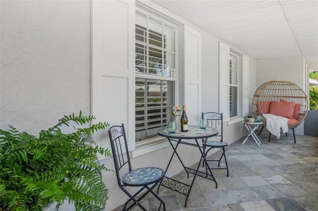 572 Commonwealth Ln, Sarasota, FL 34242 - view of covered porch