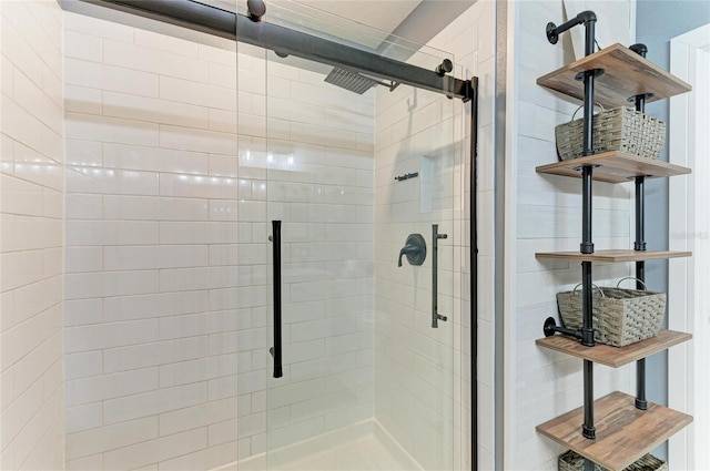 8940 Royal River Cir, Parrish, FL 34219 - full bath with a shower stall