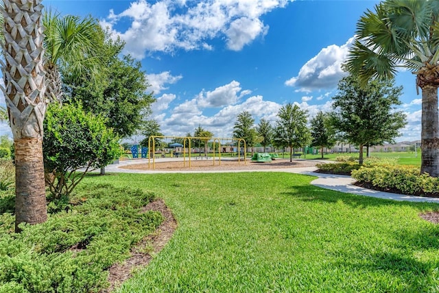8940 Royal River Cir, Parrish, FL 34219 - view of grassy yard