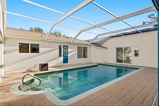 31 Twig Ct, Port Charlotte, FL 33954 - swimming pool featuring a patio and glass enclosure