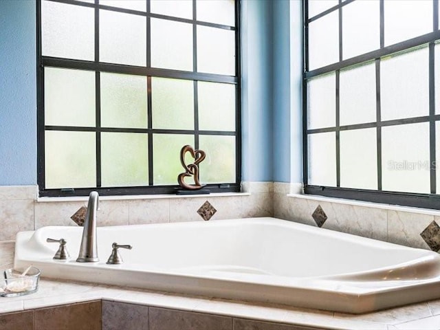 312 148th Ct NE, Bradenton, FL 34212 - full bath featuring a garden tub