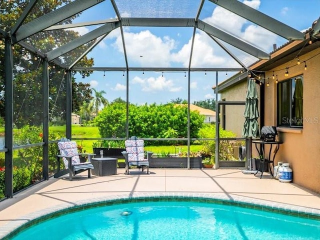 312 148th Ct NE, Bradenton, FL 34212 - swimming pool featuring a patio and a lanai