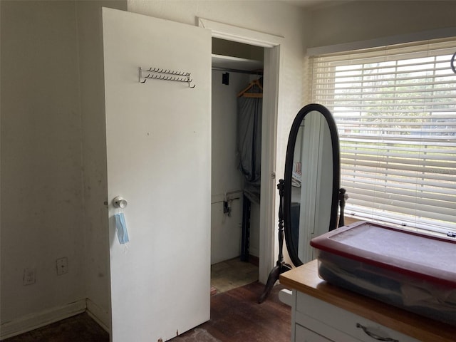 104 22nd Street Ct E, Bradenton, FL 34208 - bathroom with wood finished floors