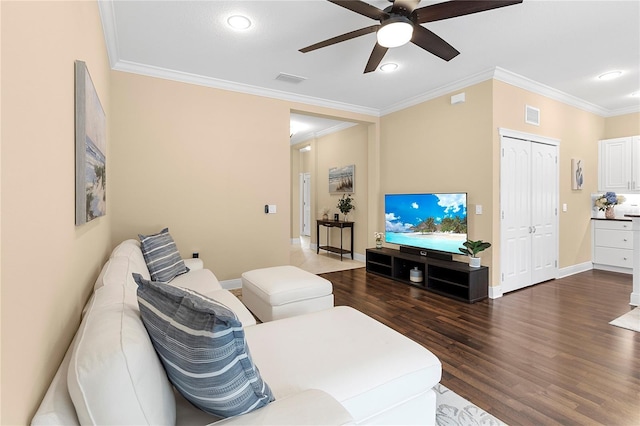 11794 Forest Park Cir, Bradenton, FL 34211 - living area featuring a ceiling fan, wood finished floors, crown molding, baseboards, and recessed lighting