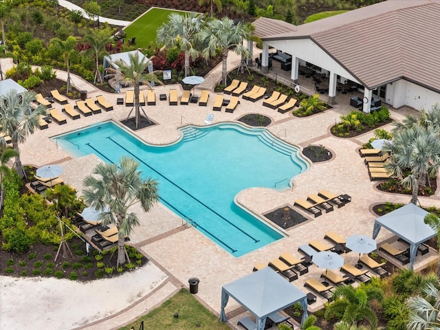 18317 Gulf Ranch Pl, Bradenton, FL 34211 - community pool with a gazebo and a patio area