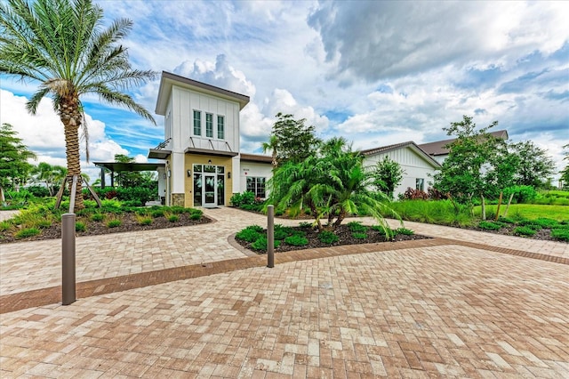 18317 Gulf Ranch Pl, Bradenton, FL 34211 - view of front of house featuring board and batten siding