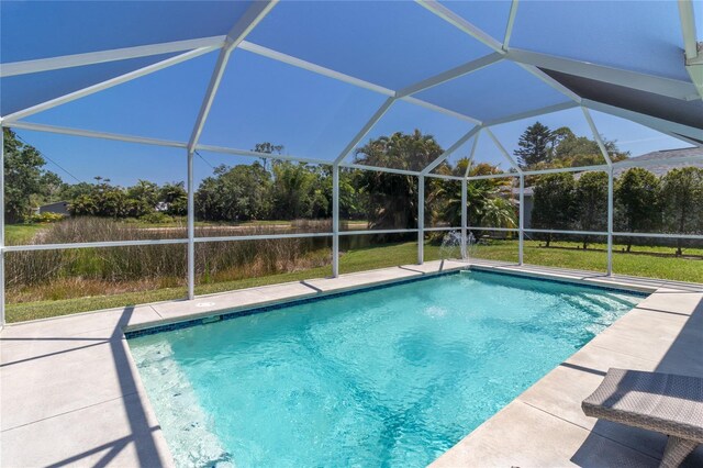 4758 Breezy Pines Blvd, Sarasota, FL 34232 - swimming pool featuring a lanai and a lawn