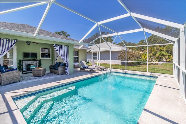4758 Breezy Pines Blvd, Sarasota, FL 34232 - swimming pool featuring outdoor lounge area, a patio area, and ceiling fan