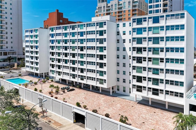 33 S Gulfstream Ave Unit 306, Sarasota, FL 34236 - view of property featuring a view of city