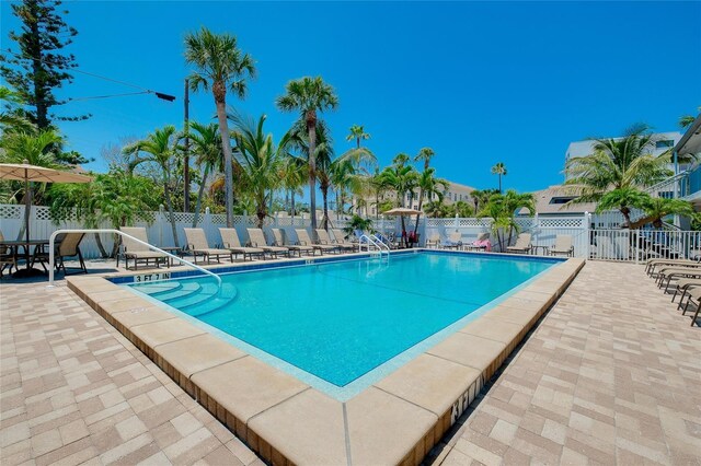 1001 Point Of Rocks Rd Unit 207, Sarasota, FL 34242 - community pool with a patio area