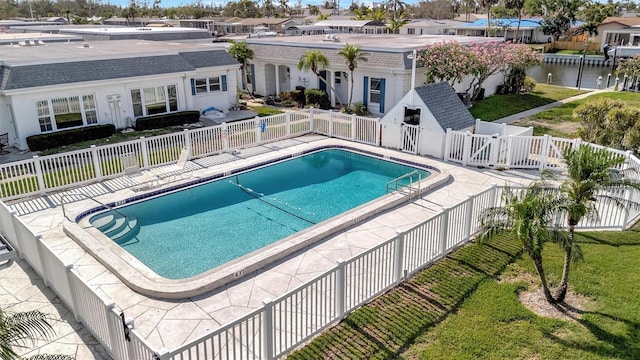 9822 Desoto Ct, Bradenton, FL 34210 - view of pool featuring a residential view