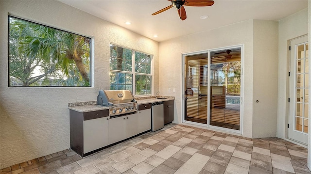 6914 Dominion Ln, Lakewood Ranch, FL 34202 - view of patio with a ceiling fan and a sink