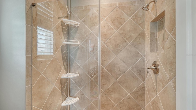 11603 Bluebird Pl, Lakewood Ranch, FL 34211 - full bath featuring tiled shower