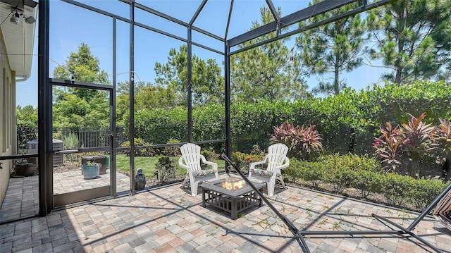 11603 Bluebird Pl, Lakewood Ranch, FL 34211 - sunroom / solarium featuring a fire pit
