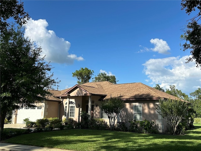 3192 Oaks Bnd, Bowling Green, FL 33834 - ranch-style home with stucco siding, a garage, a front yard, concrete driveway, and a shingled roof