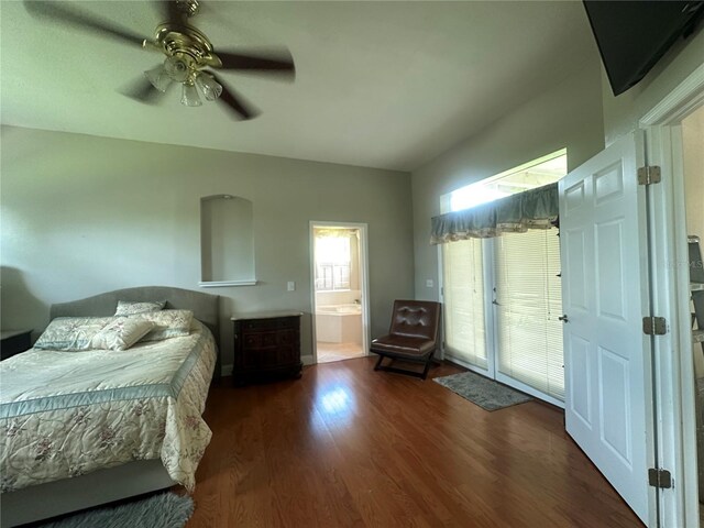 3192 Oaks Bnd, Bowling Green, FL 33834 - bedroom featuring wood finished floors, a ceiling fan, and ensuite bathroom