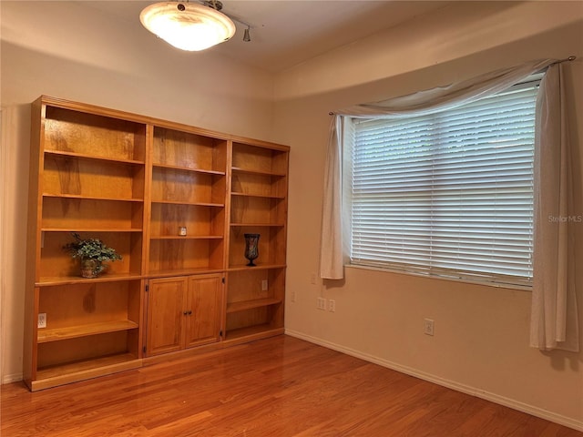 3192 Oaks Bnd, Bowling Green, FL 33834 - spare room featuring light wood-type flooring and baseboards